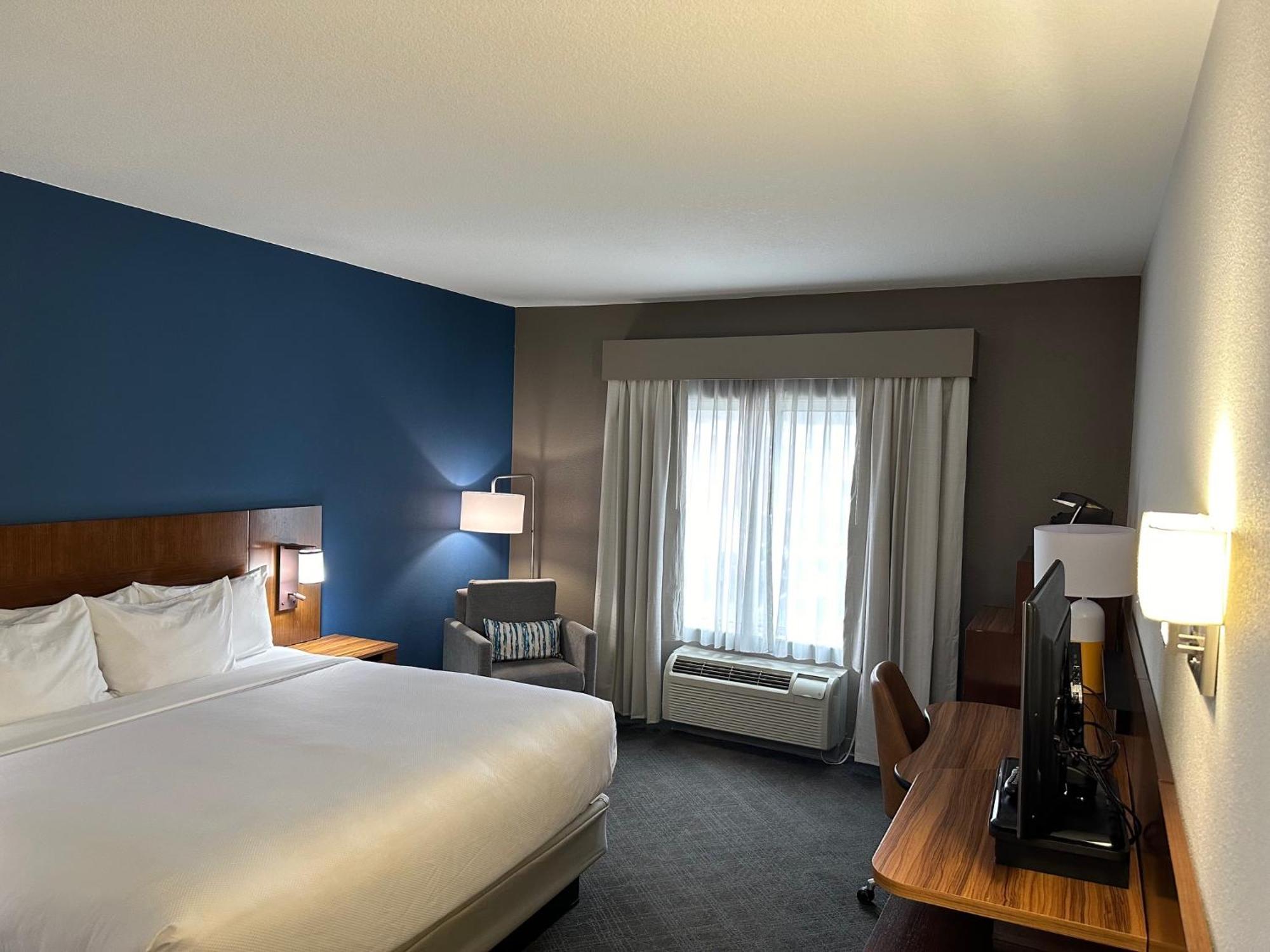Comfort Inn & Suites Akron South Экстерьер фото
