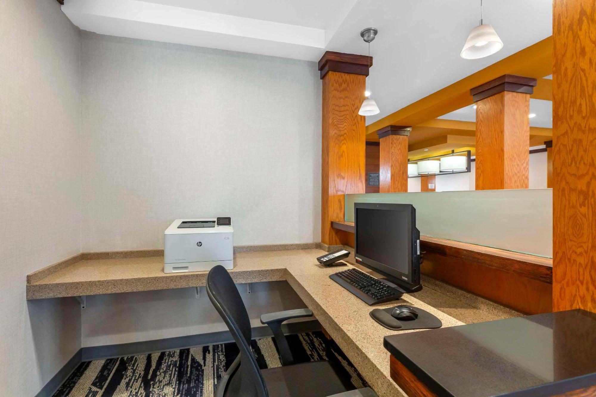 Comfort Inn & Suites Akron South Экстерьер фото