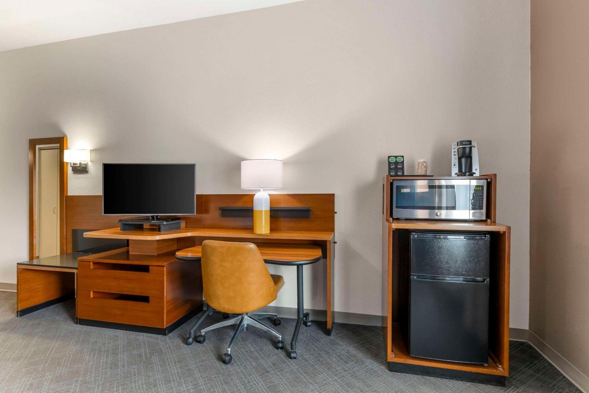 Comfort Inn & Suites Akron South Экстерьер фото