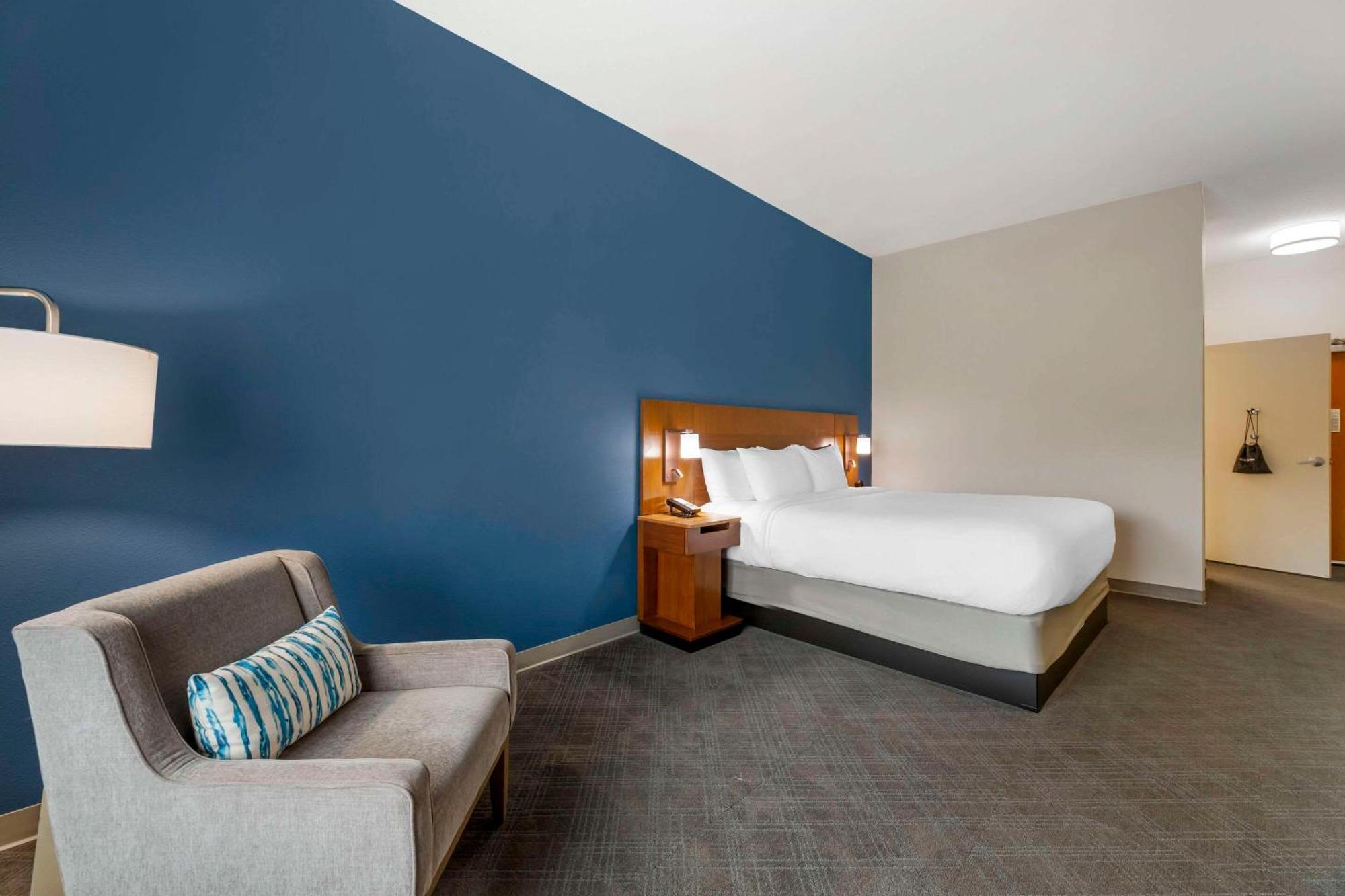 Comfort Inn & Suites Akron South Экстерьер фото