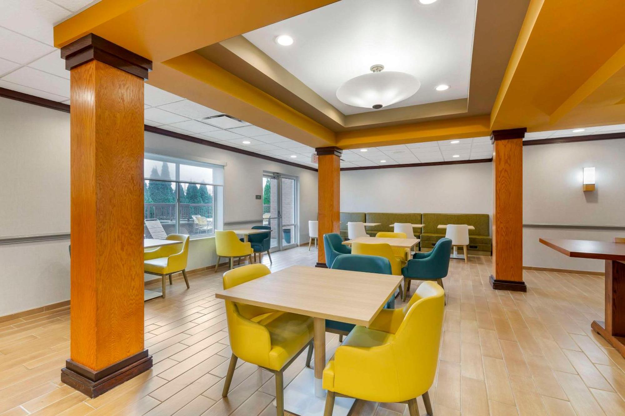 Comfort Inn & Suites Akron South Экстерьер фото
