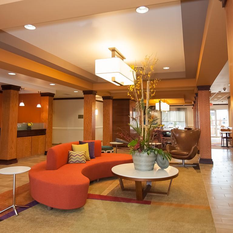 Comfort Inn & Suites Akron South Экстерьер фото