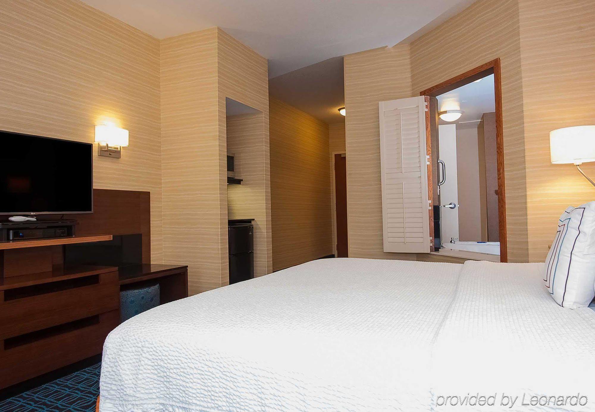 Comfort Inn & Suites Akron South Экстерьер фото