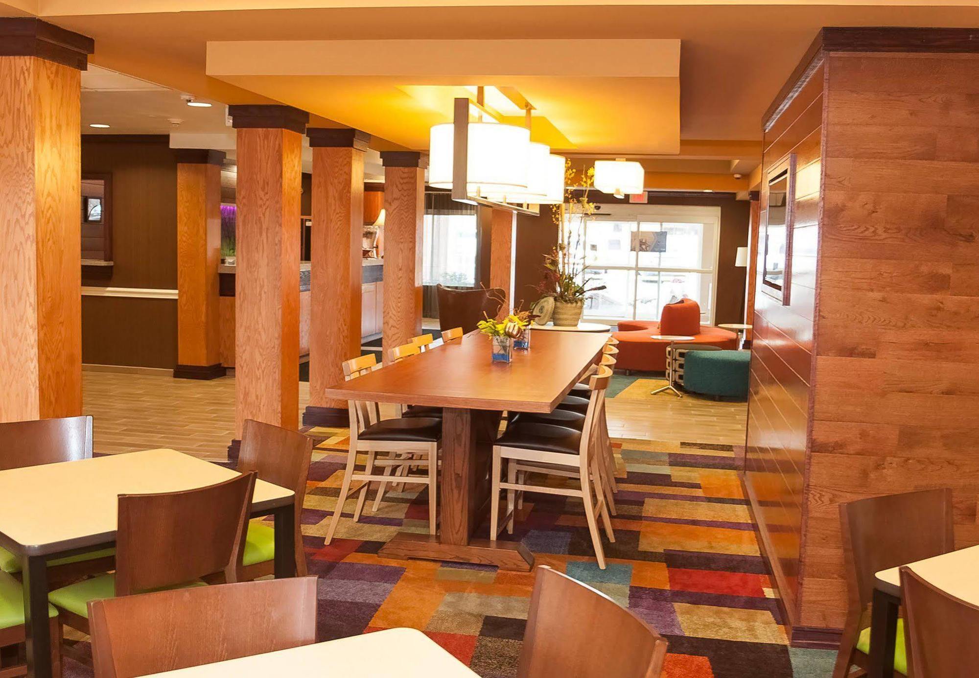 Comfort Inn & Suites Akron South Экстерьер фото